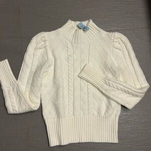 NWT Trendy Ivory Sweater, size small